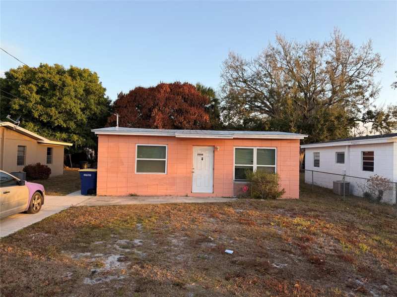 3 bedroom Single Family Residence at 2006 Avenue P, Southern Pines, Fort Pierce — photo 1