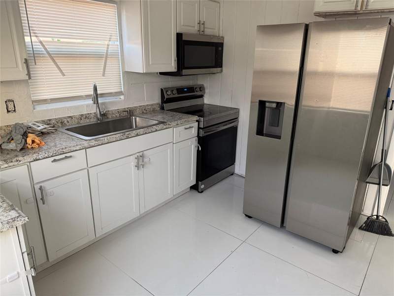 3 bedroom Single Family Residence at 2006 Avenue P, Southern Pines, Fort Pierce — photo 4