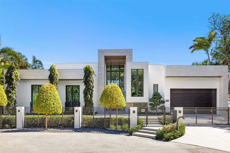 4 bedroom Single Family Residence at 816 Riviera Isle Drive, Riviera, Fort Lauderdale — photo 4