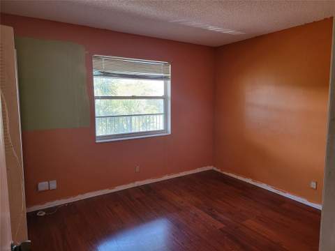 3121 NW 47th Terrace #403, Lauderdale Lakes FL - photo 9 of 17