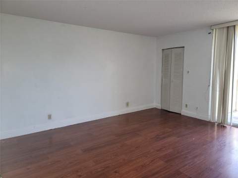 3121 NW 47th Terrace #403, Lauderdale Lakes FL - photo 10 of 17