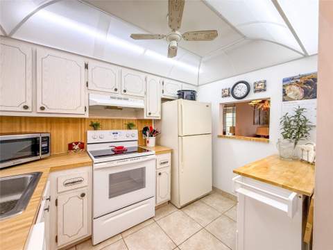 9460 Sunrise Lake Boulevard #212, Sunrise FL - photo 9 of 34