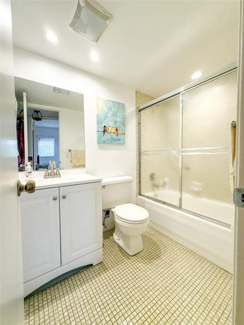 9460 Sunrise Lake Boulevard #212, Sunrise FL - photo 21 of 34
