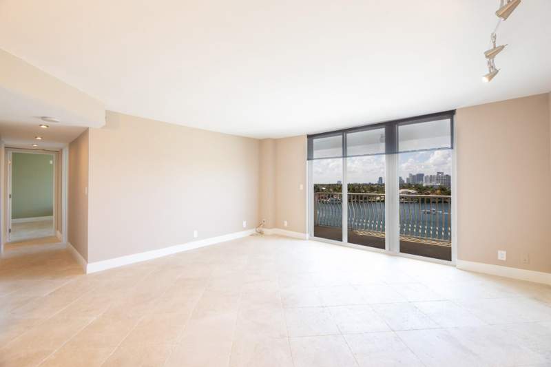 2 bedroom Condominium at 1 Las Olas Circle #605, Venetian Condominium, Fort Lauderdale — photo 2