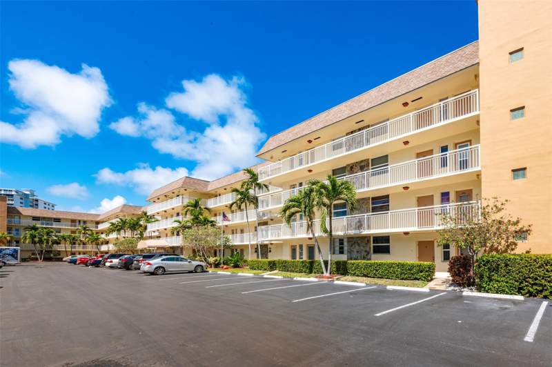 1 bedroom Condominium at 1891 S Ocean Drive #207, islands of jamaica, Hallandale Beach — photo 4