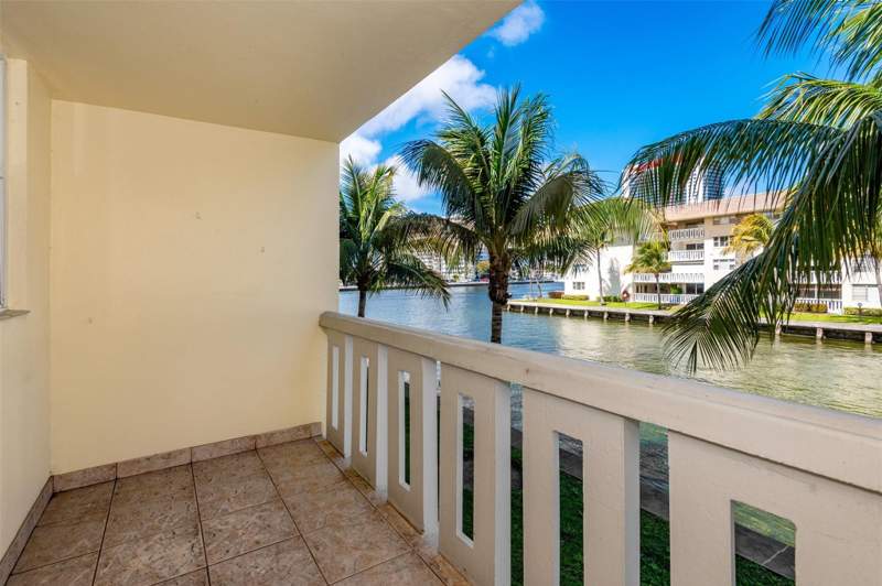 1 bedroom Condominium at 1891 S Ocean Drive #207, islands of jamaica, Hallandale Beach — photo 5