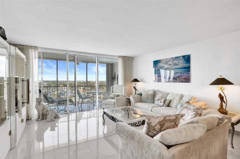 303 N Riverside Drive #Ph3, Pompano Beach FL - photo 7 of 32