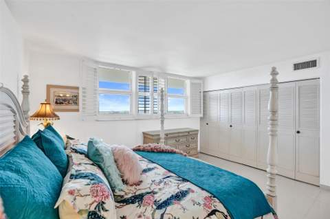 303 N Riverside Drive #Ph3, Pompano Beach FL - photo 14 of 32