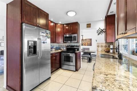 5607 NW 49th Avenue, Tamarac FL - photo 6 of 30