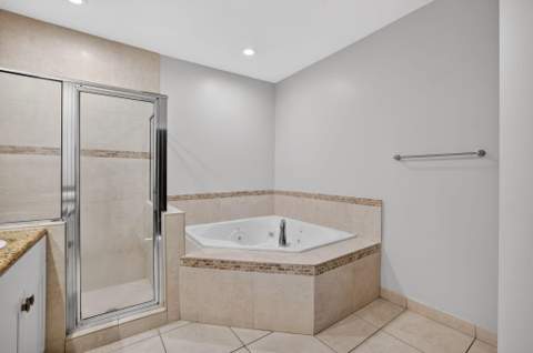 3024 NE 5th Terrace #10, Wilton Manors FL - photo 19 of 36