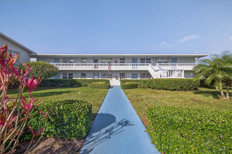 2 bedroom Condominium at 51 Farnham C, Century Village, Deerfield Beach — photo 2