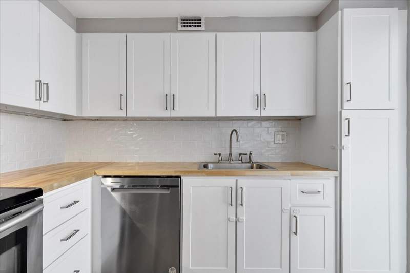 2 bedroom Condominium at 6500 Cypress Road #211, Plantation Place Condo, Plantation — photo 5
