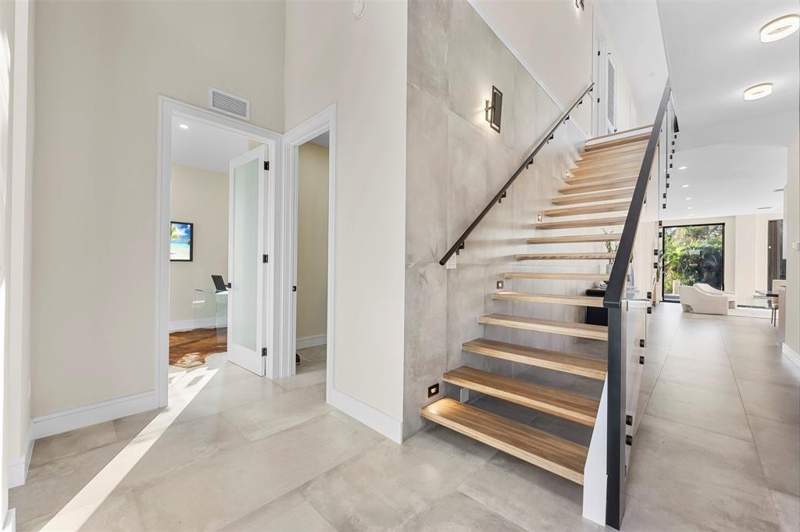 5 bedroom Single Family Residence at 1212 Avocado Isle, Citrus Isles, Fort Lauderdale — photo 4
