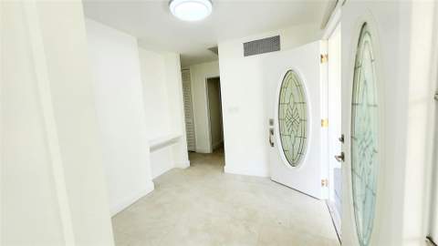 1715 York Court, Fort Pierce FL - photo 11 of 36