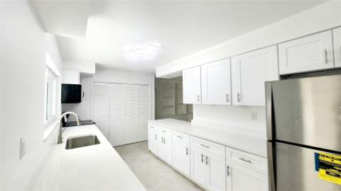 1715 York Court, Fort Pierce FL - photo 18 of 36