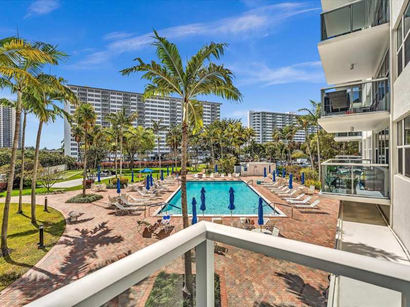 1 bedroom Stock Cooperative at 3300 NE 36th Street #220, Coral Ridge Towers East Co-Op, Fort Lauderdale — photo 1