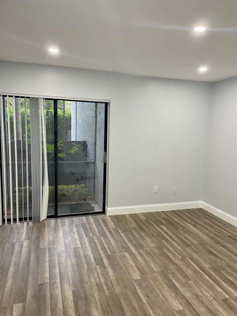 1021 Mockingbird Lane #114, Plantation FL - photo 12 of 17