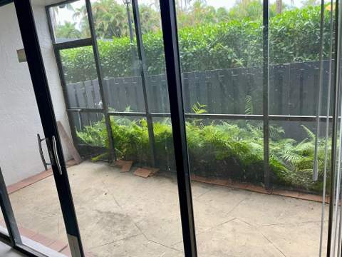 1021 Mockingbird Lane #114, Plantation FL - photo 14 of 17