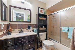 5151 W Oakland Park Boulevard #204, Lauderdale Lakes FL - photo 7 of 13