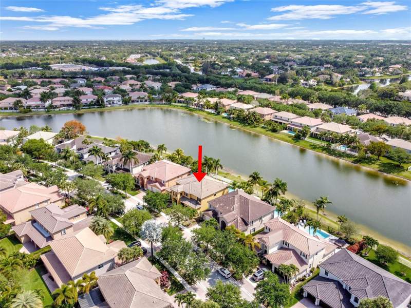 5 bedroom Single Family Residence at 3872 W Hibiscus Street, Isles At Weston 171-40 B, Weston — photo 4