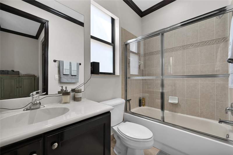 5 bedroom Single Family Residence at 3872 W Hibiscus Street, Isles At Weston 171-40 B, Weston — photo 5