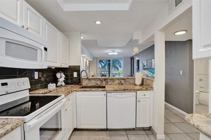 2 bedroom Condominium at 1391 S Ocean Boulevard #309, Delphi Towers, Pompano Beach — photo 3