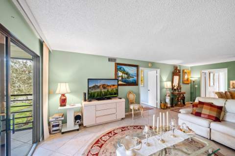 5306 Cedar Lake Drive #203, Boynton Beach FL - photo 17 of 57