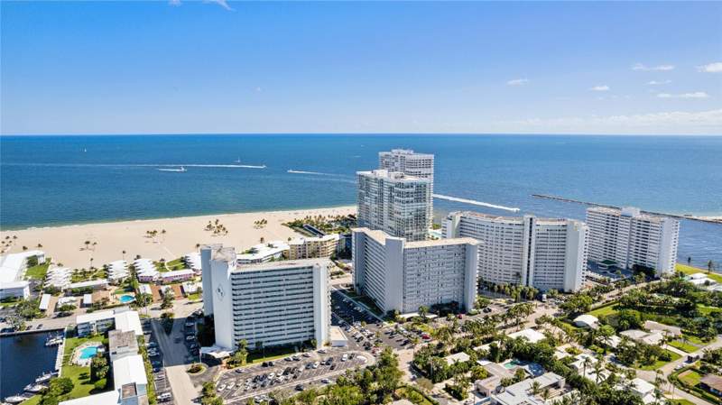 1 bedroom Stock Cooperative at 1900 S Ocean Drive #910, Breakwater Towers, Fort Lauderdale — photo 4
