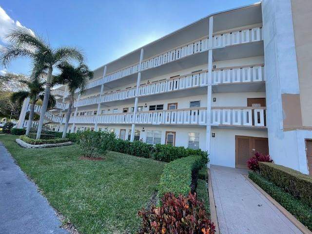 2 bedroom Condominium at 2075 Cornwall D #2075, Century Village, Boca Raton — photo 4