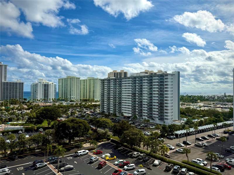 1 bedroom Stock Cooperative at 3200 NE 36th Street #1117, Coral Ridge Towers North, Fort Lauderdale — photo 3