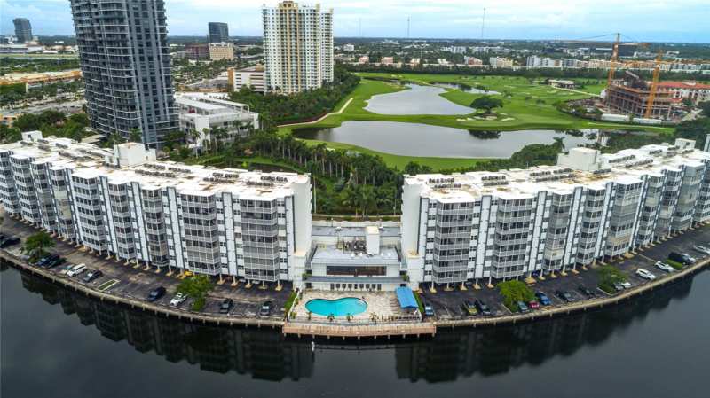 1 bedroom Condominium at 300 Diplomat Parkway #309, Fairways Riviera, Hallandale Beach — photo 1