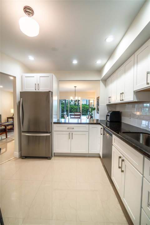 300 Diplomat Parkway #309, Hallandale Beach FL - photo 7 of 25