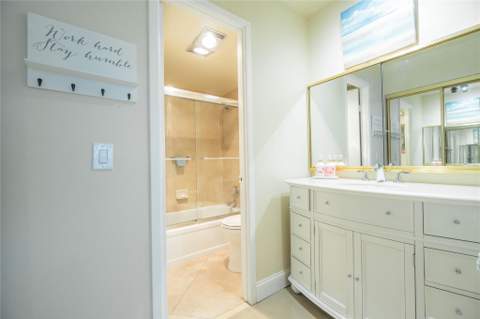 300 Diplomat Parkway #309, Hallandale Beach FL - photo 13 of 25