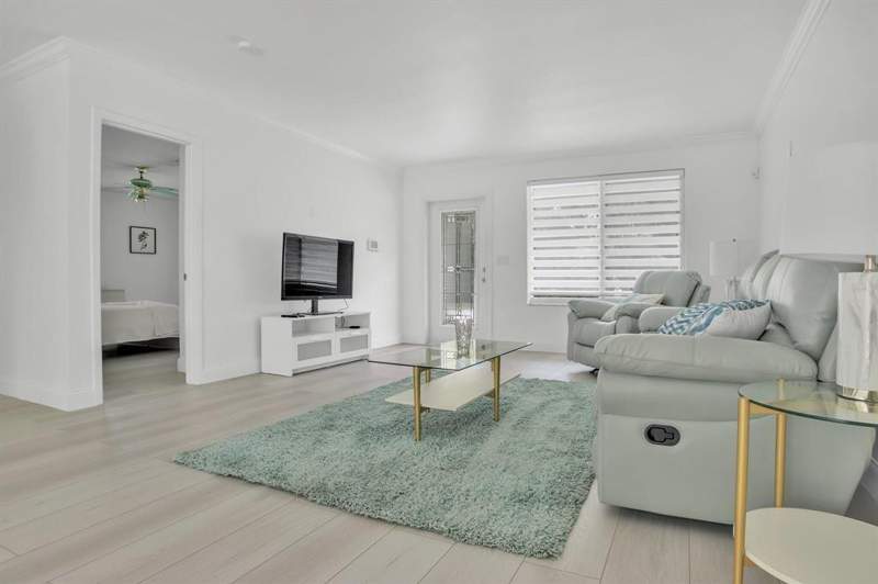 3 bedroom Single Family Residence at 1250 Arthur Street, Country Club Homes 38-13, Hollywood — photo 2
