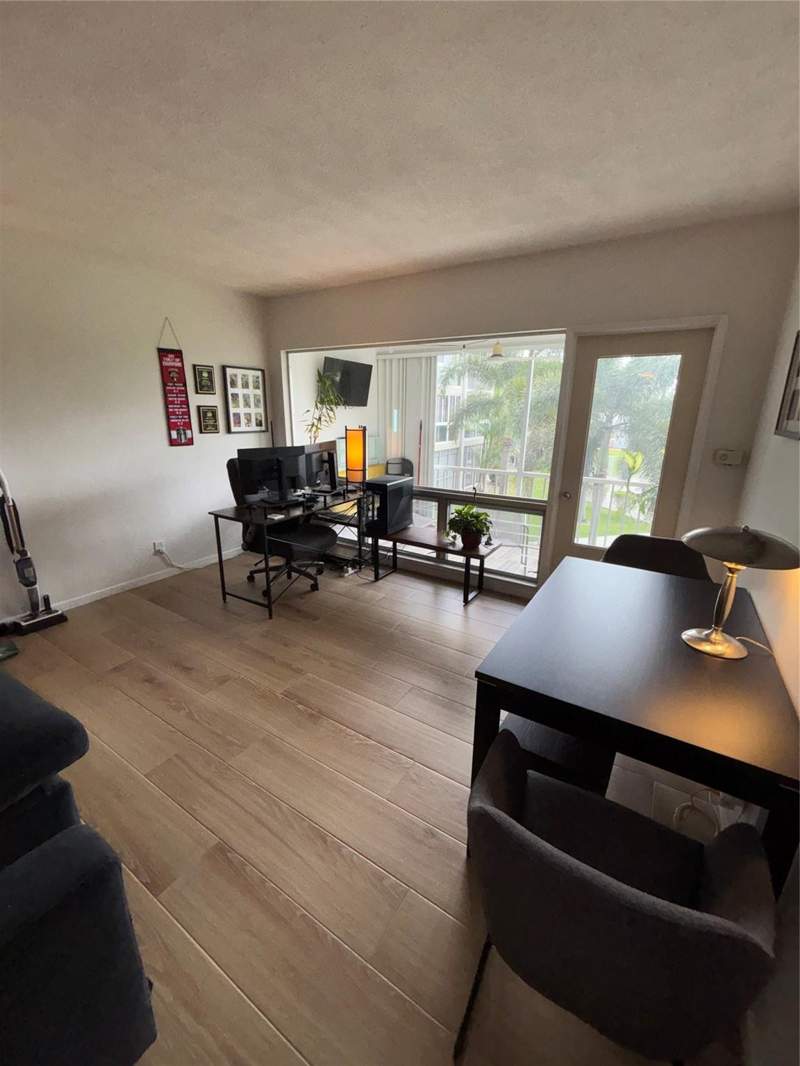 1 bedroom Condominium at 900 SW 12th Street #202, Rio Nuevo, Fort Lauderdale — photo 4
