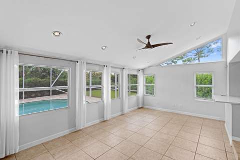 925 Foxpointe Circle, Delray Beach FL - photo 10 of 21