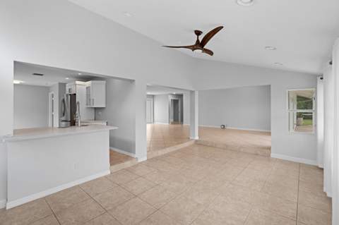 925 Foxpointe Circle, Delray Beach FL - photo 8 of 21