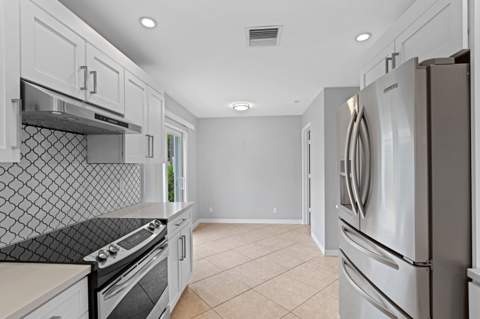 925 Foxpointe Circle, Delray Beach FL - photo 12 of 21