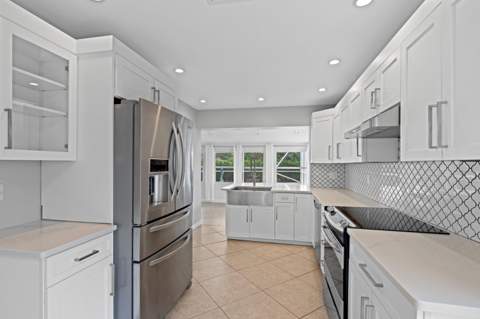 925 Foxpointe Circle, Delray Beach FL - photo 11 of 21