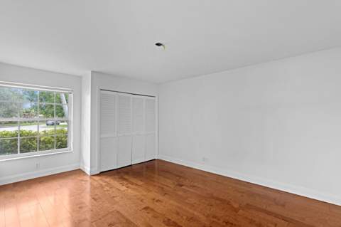 925 Foxpointe Circle, Delray Beach FL - photo 18 of 21