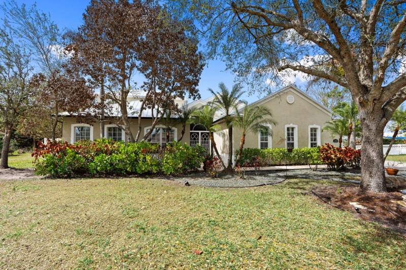 5 bedroom Single Family Residence at 2704 Serenity Circle, Palm Lake Gardens, Fort Pierce — photo 2