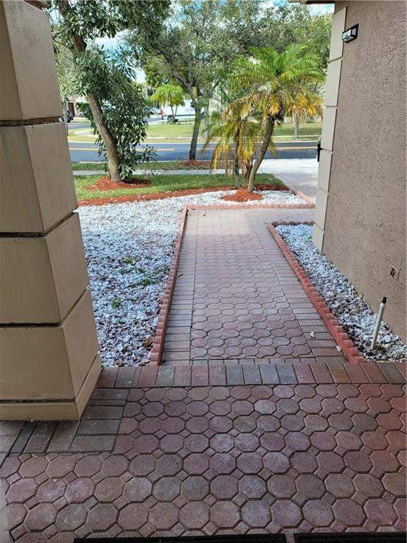 5 bedroom Single Family Residence at 2281 SW 164th Avenue, Silver Shores (Parcels H Thru I), Miramar — photo 4