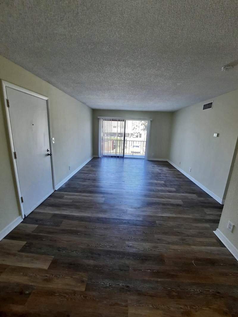2 bedroom Condominium at 409 Executive Center Drive #208, Clear Lake Palms Condominium, West Palm Beach — photo 3