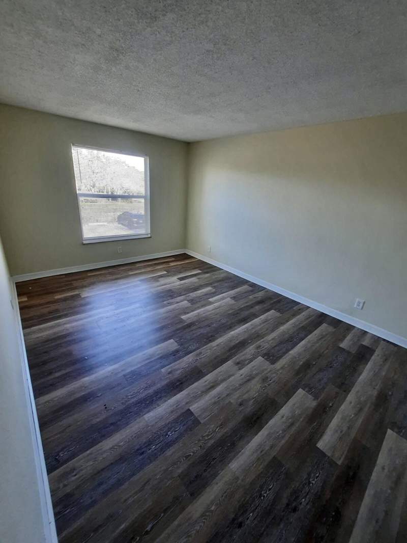 2 bedroom Condominium at 409 Executive Center Drive #208, Clear Lake Palms Condominium, West Palm Beach — photo 5