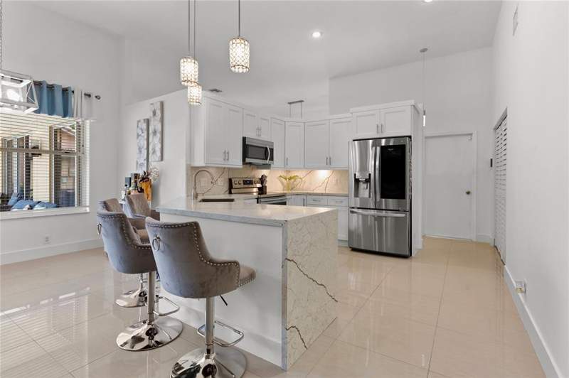4 bedroom Single Family Residence at 11841 NW 2nd Street, West Glen, Coral Springs — photo 4