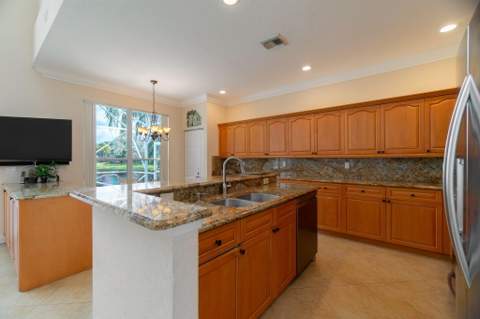 6005 Newport Village Way, Lake Worth FL - photo 18 of 69