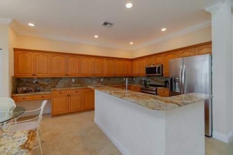 6005 Newport Village Way, Lake Worth FL - photo 17 of 69