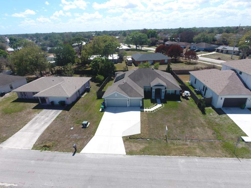 4 bedroom Single Family Residence at 294 SW Statler Avenue, Port St Lucie Section 18, Port St. Lucie — photo 3