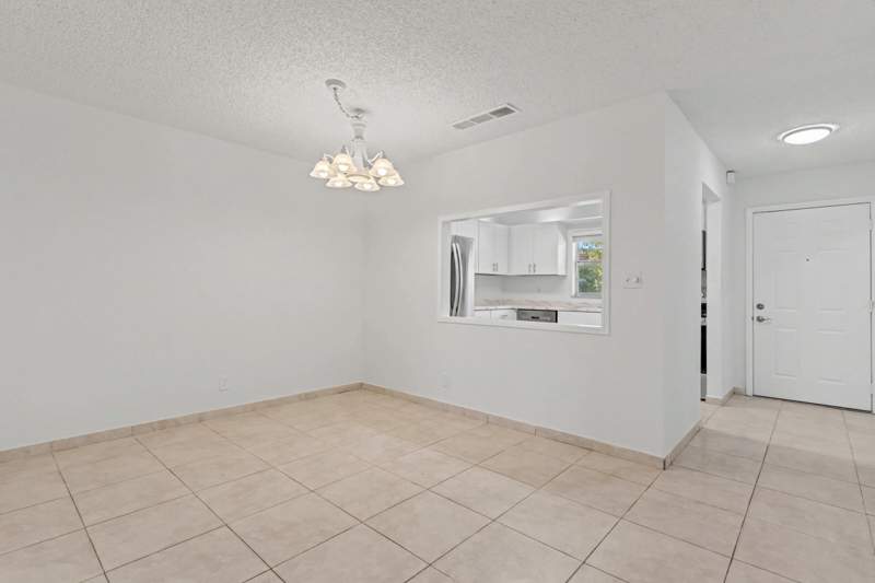 2 bedroom Townhouse at 437 SW Natura Avenue #F, Natura, Deerfield Beach — photo 4