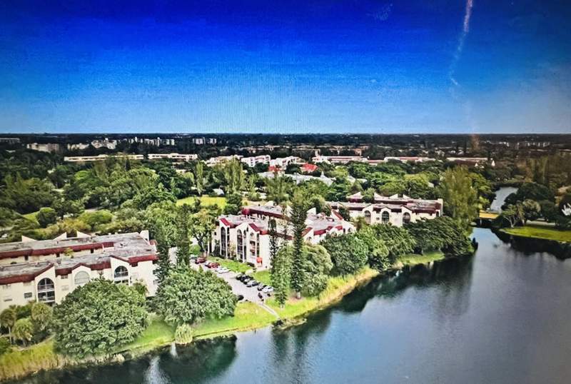 1 bedroom Condominium at 3330 Spanish Moss Terrace #406, Garden Lakes Of Inverrary, Lauderhill — photo 2